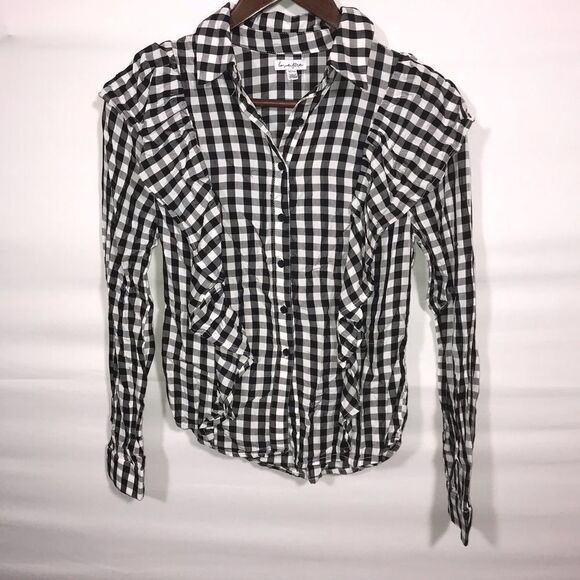 Women's NWT Francesca's Gingham Black and White Ruffle Button Down Shirt - Picture 2 of 8